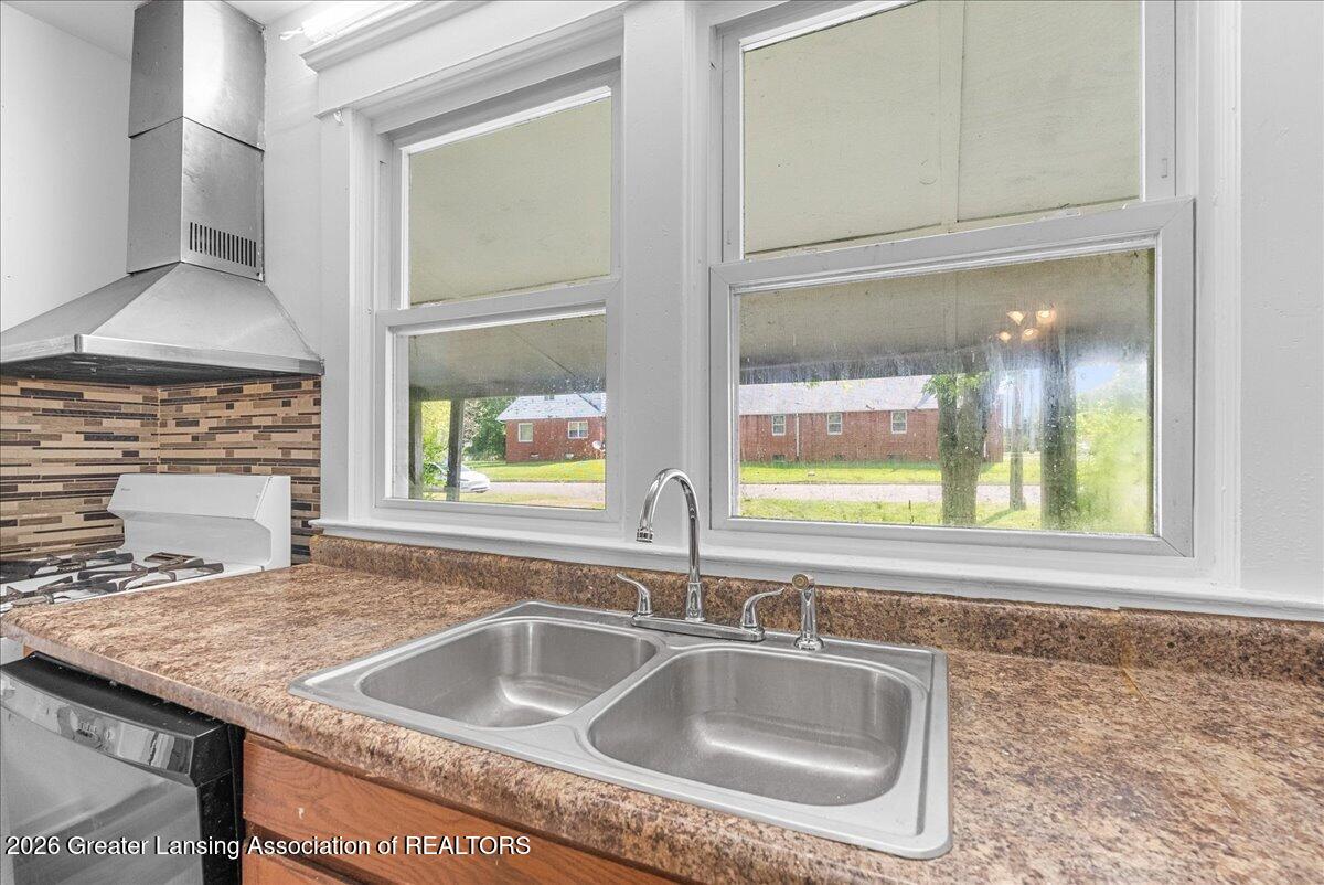 2000 West Jolly Road Lansing, MI 48910 - Photo 20 of 31 21-Media Jett - 16