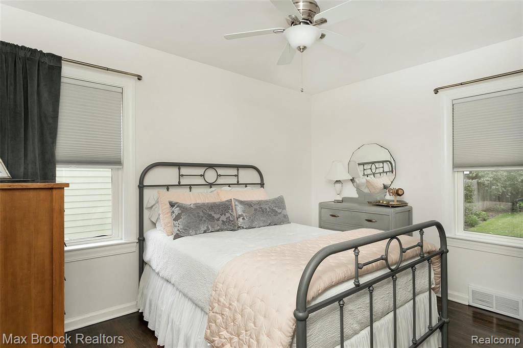 2817 Rochester Road Royal Oak, MI 48073 - Photo 5 of 13