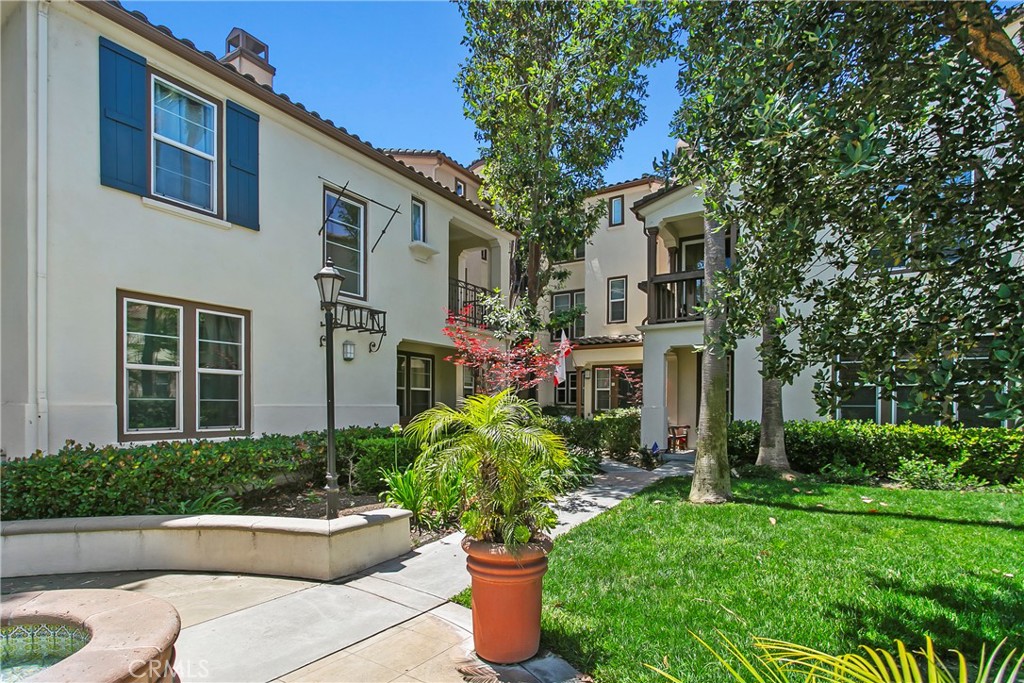 92 Sansovino Ladera Ranch, CA 92694 - Photo 20 of 24 Walkway.