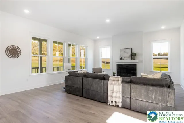 $954,990 | 6871 Smith Court, Unit LOT 35/12/0, Bethlehem, PA 18017