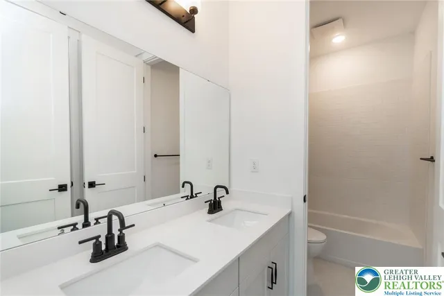 $954,990 | 6871 Smith Court, Unit LOT 35/12/0, Bethlehem, PA 18017