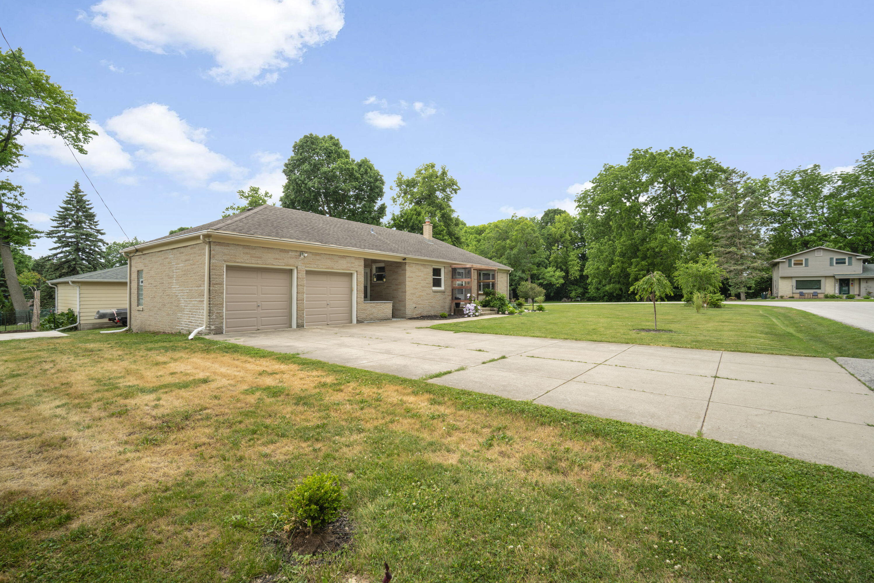 1260 South Edwards Street Brookfield, WI 53005 - Photo 25 of 26 25_imgDSC09162