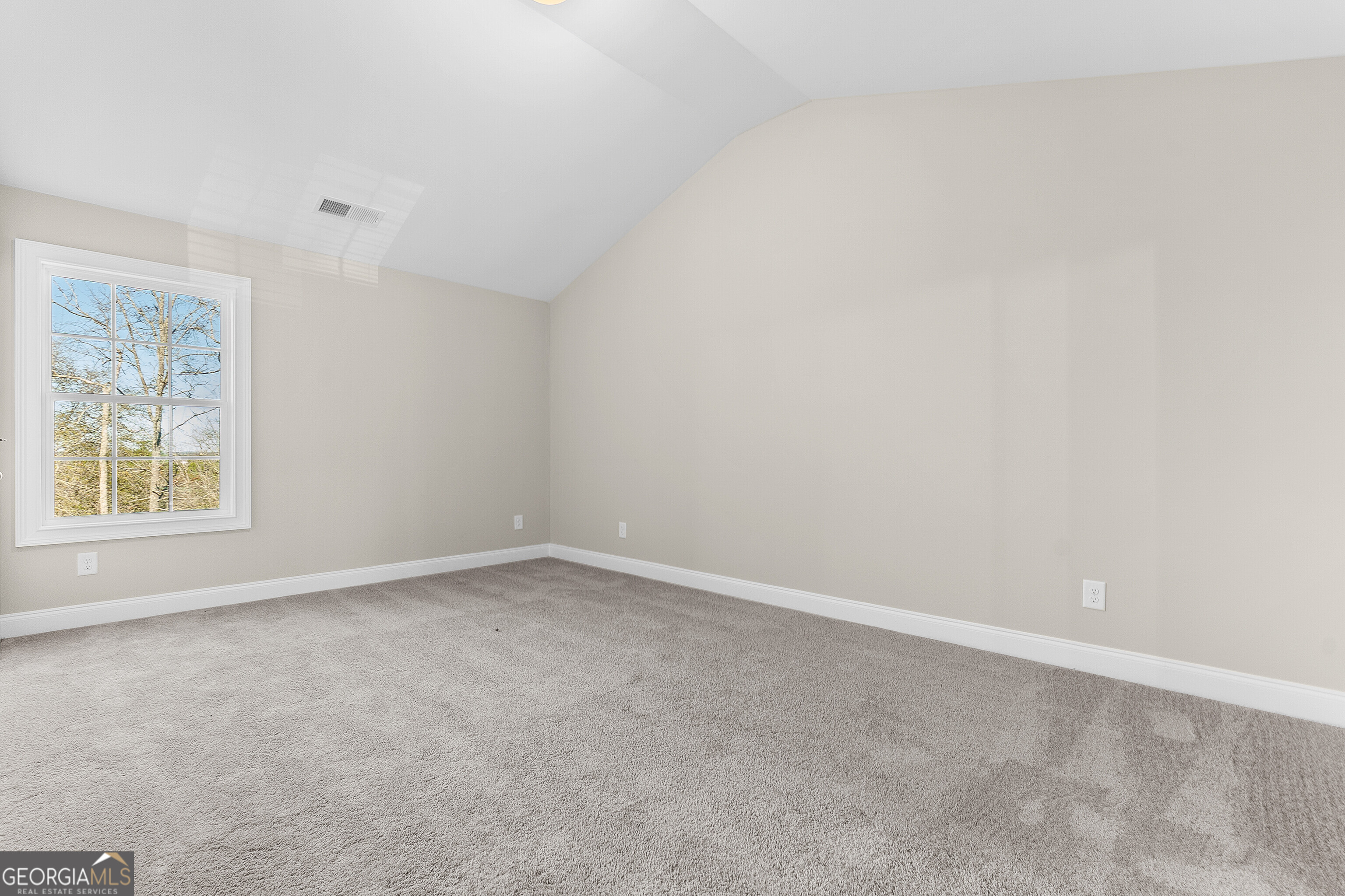 310 Air View Drive Warner Robins, GA 31093 - Photo 54 of 66 an empty room with a window