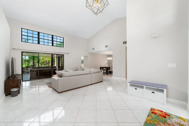 $770,000 | 3136 Peachtree Circle, Davie, FL 33328