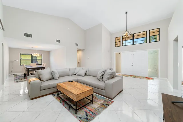 $770,000 | 3136 Peachtree Circle, Davie, FL 33328