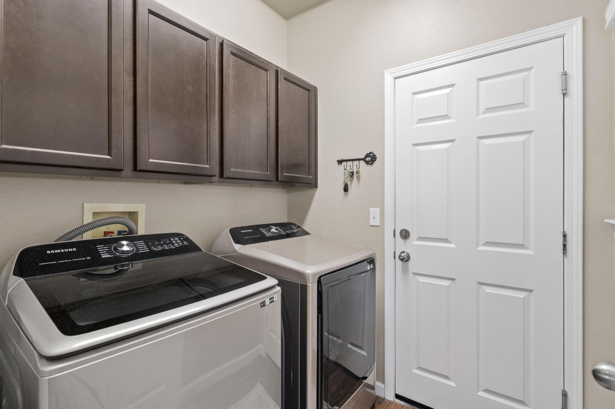 3642 Geyser Way Anderson, CA 96007 - Photo 17 of 46 Laundry Room