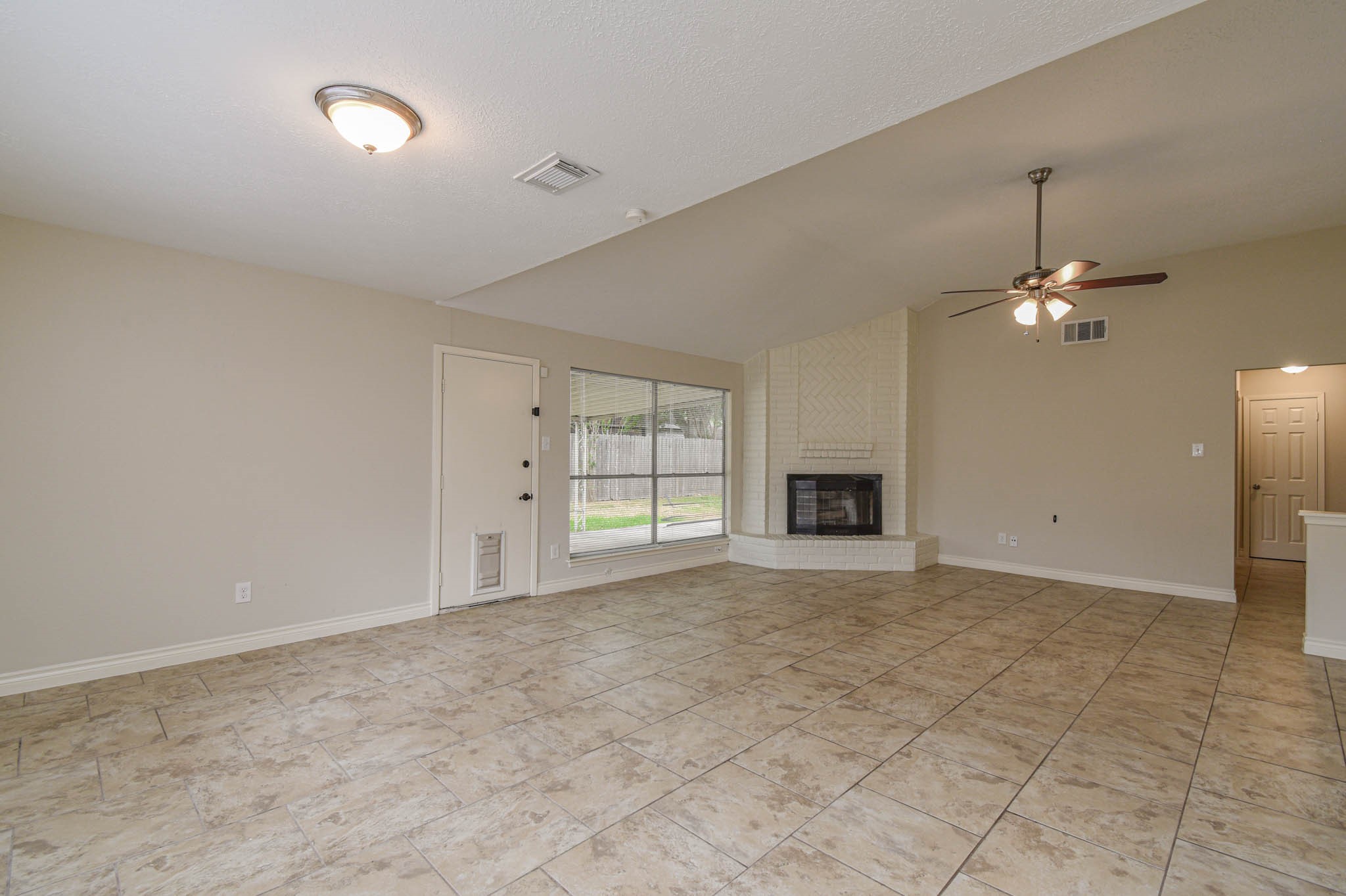 4922 Bridgemont Lane Spring, TX 77388 - Photo 4 of 24