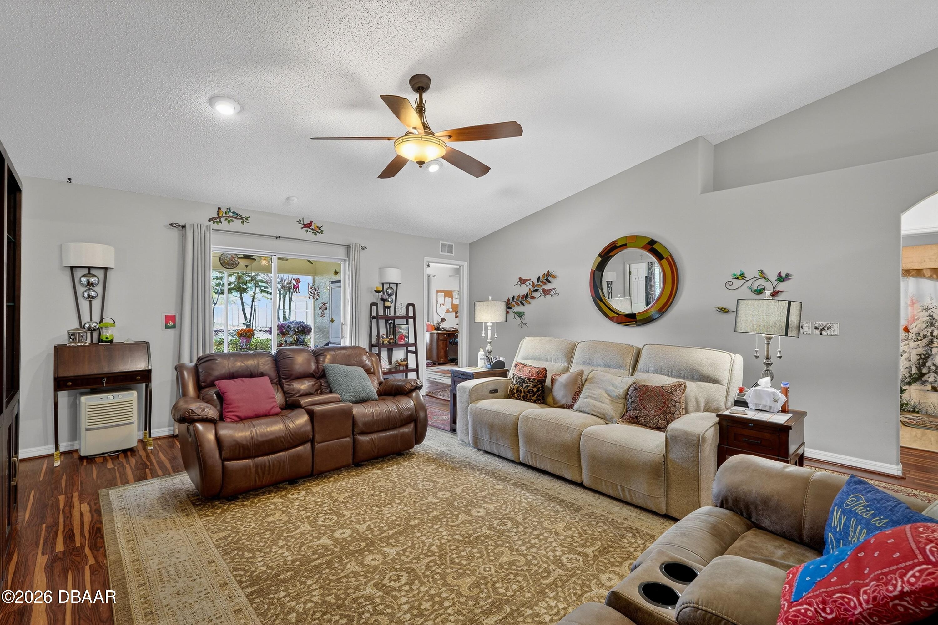 24 Ryding Lane Palm Coast, FL 32164 - Photo 8 of 43 008_24_ryding_lane_30_of_44_535