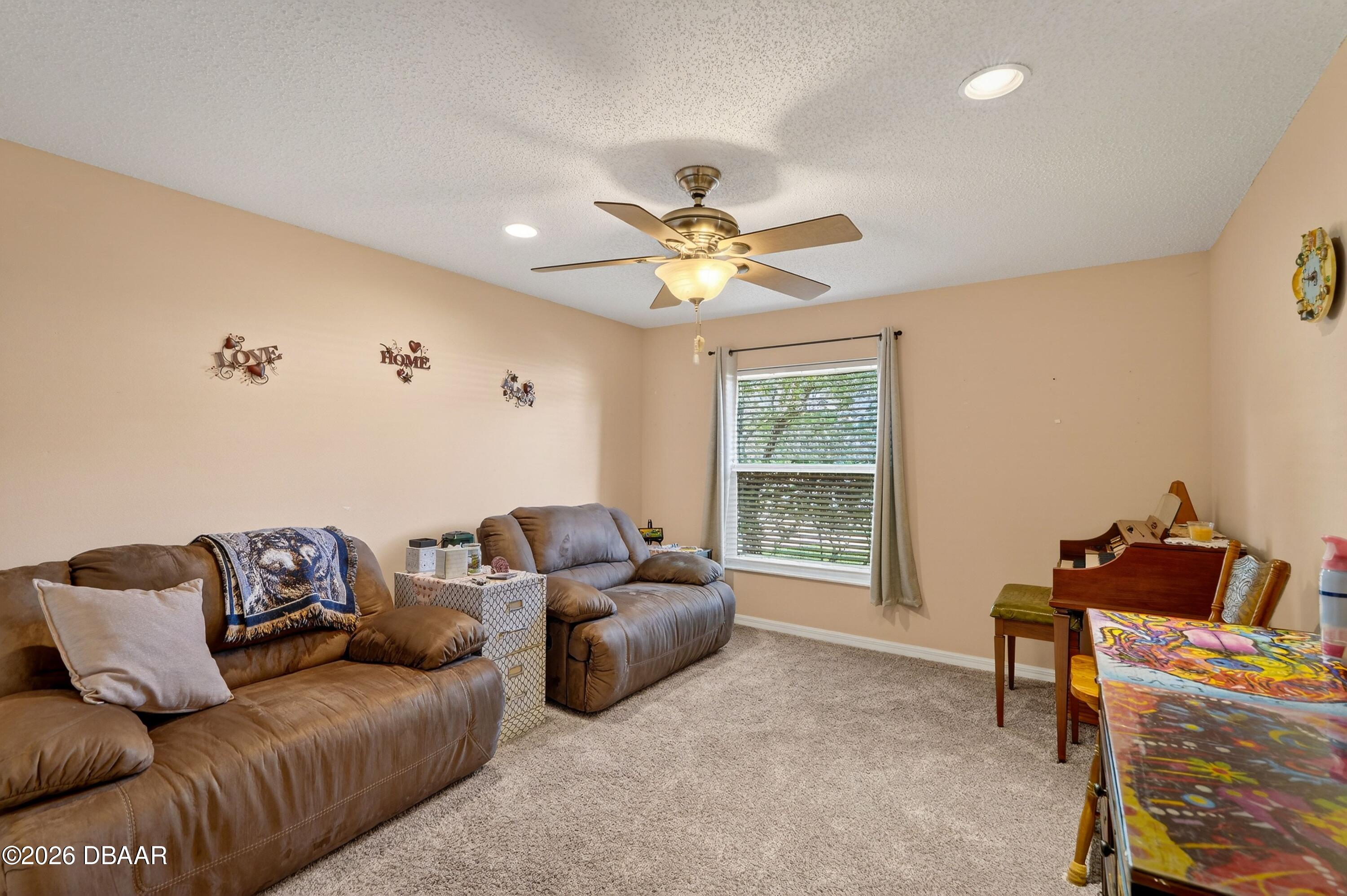 24 Ryding Lane Palm Coast, FL 32164 - Photo 10 of 43 010_24_ryding_lane_32_of_44_106