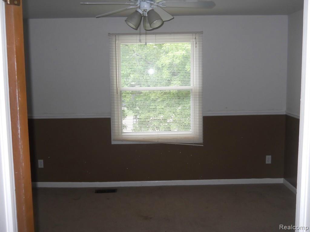 17557 Wayne Road Livonia, MI 48152 - Photo 10 of 20 bedroom 2.jpg