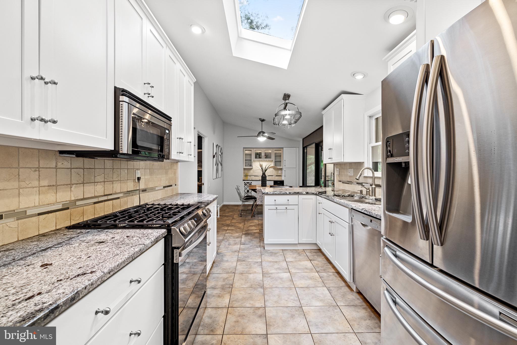 660 Jeffrey Lane Wayne, PA 19087 - Photo 4 of 38