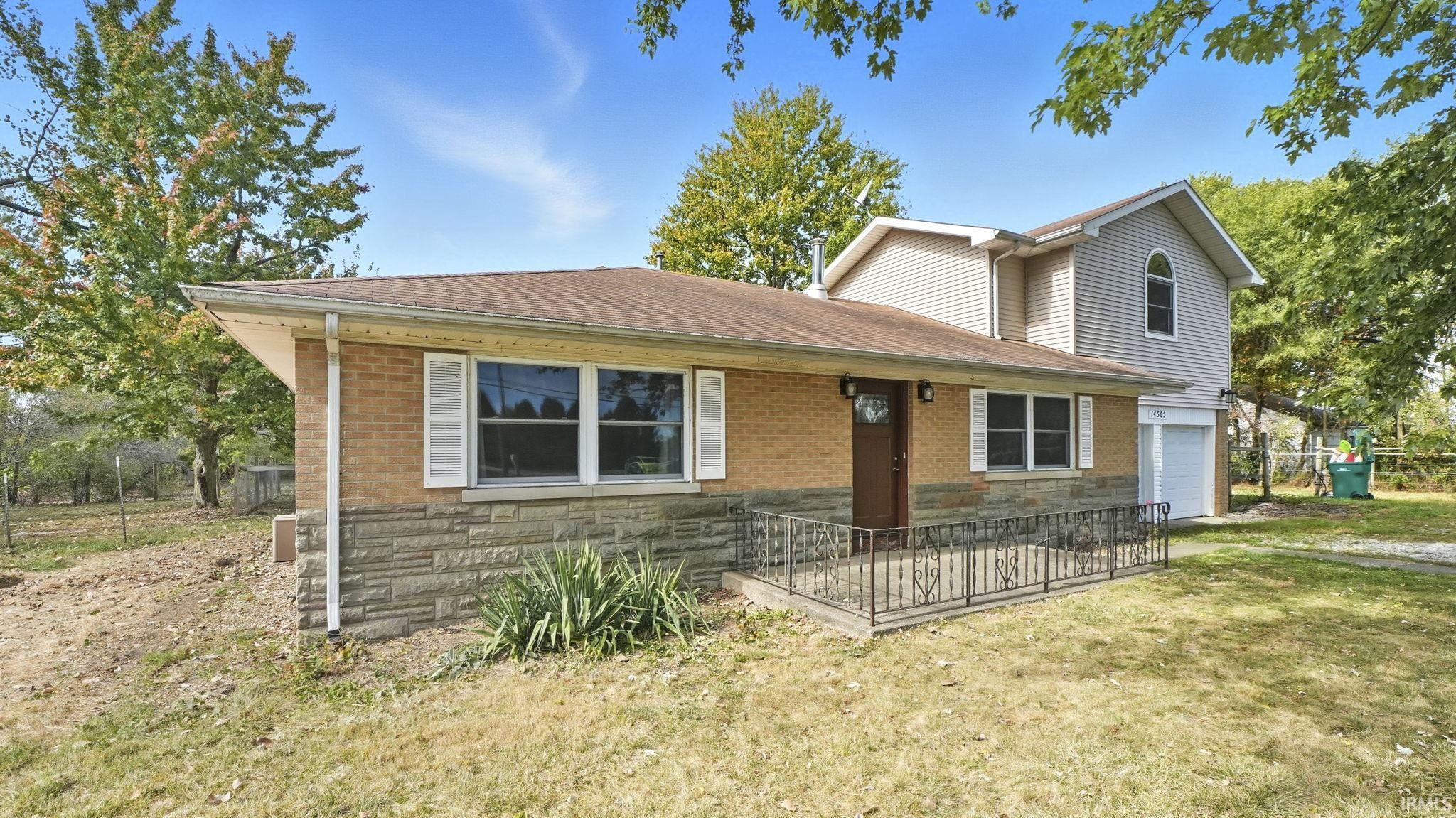 14505 Coldwater Road Fort Wayne, IN 46845 - Photo 3 of 36 Gallery Image 3
