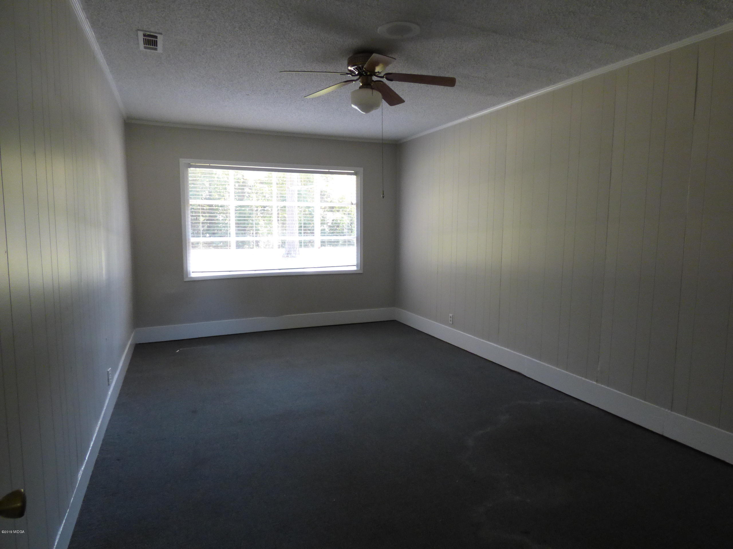 2924 Hester Road Macon, GA 31217 - Photo 11 of 22 Den