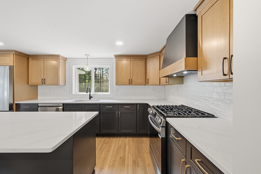 44 Wildbrook Road Billerica, MA 01821 - Photo 4 of 40