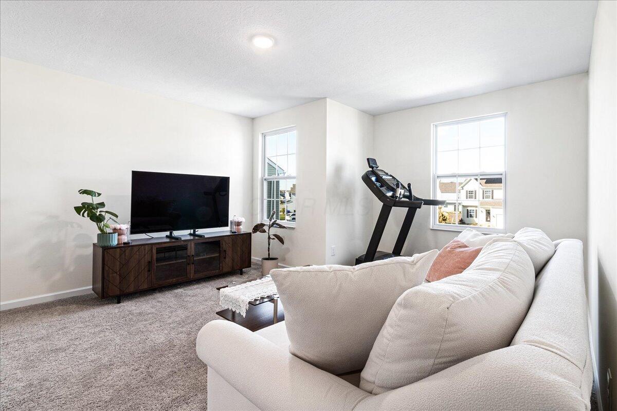 5999 Bears Run Road Columbus, OH 43232 - Photo 21 of 40 Den/Loft