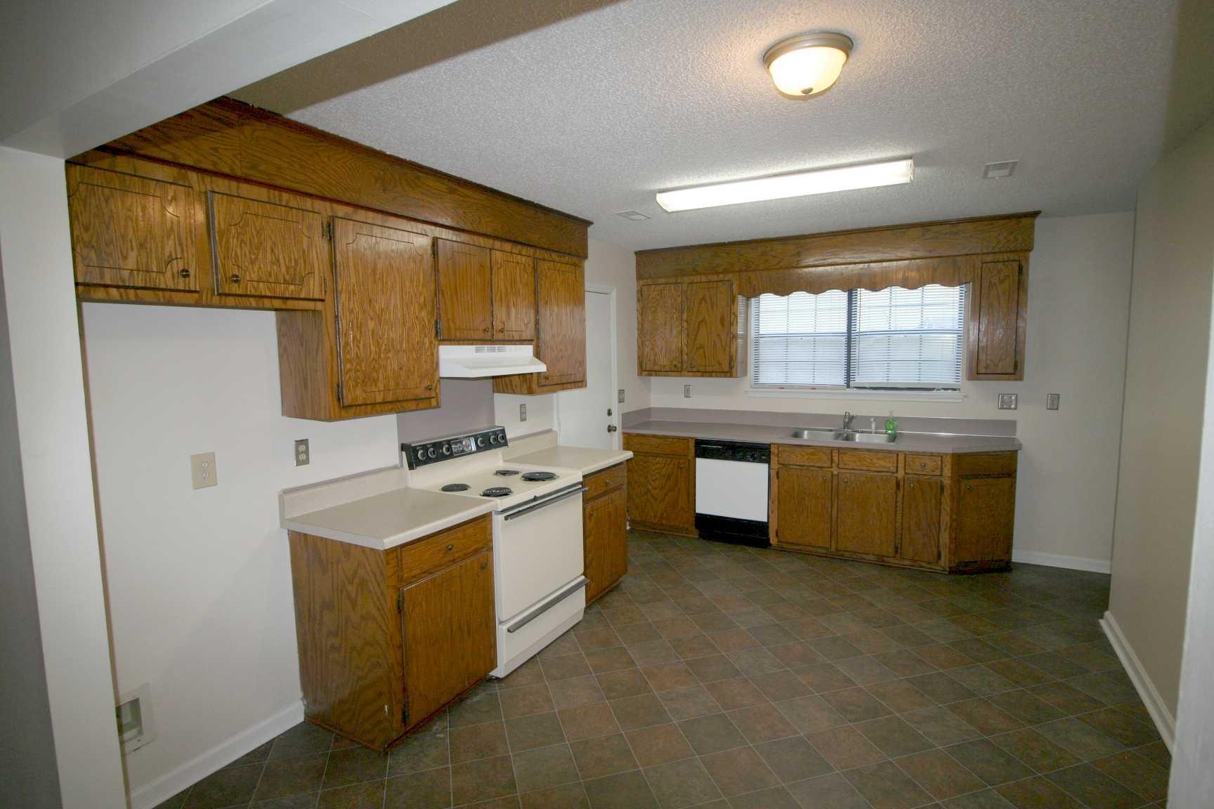 7617 Oldridge Road North Charleston, SC 29418 - Photo 3 of 12 IMG_6183