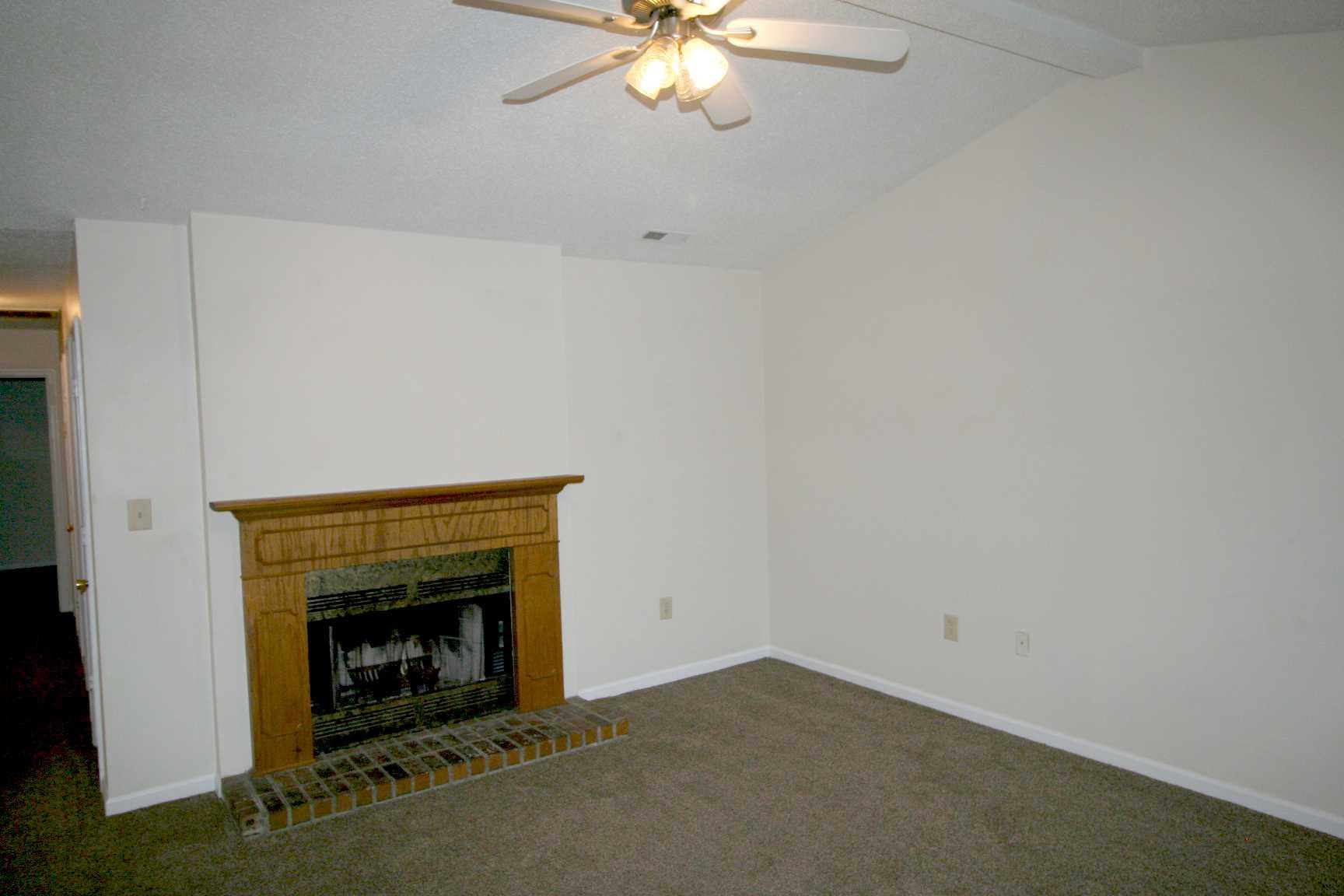 7617 Oldridge Road North Charleston, SC 29418 - Photo 4 of 12 IMG_6181