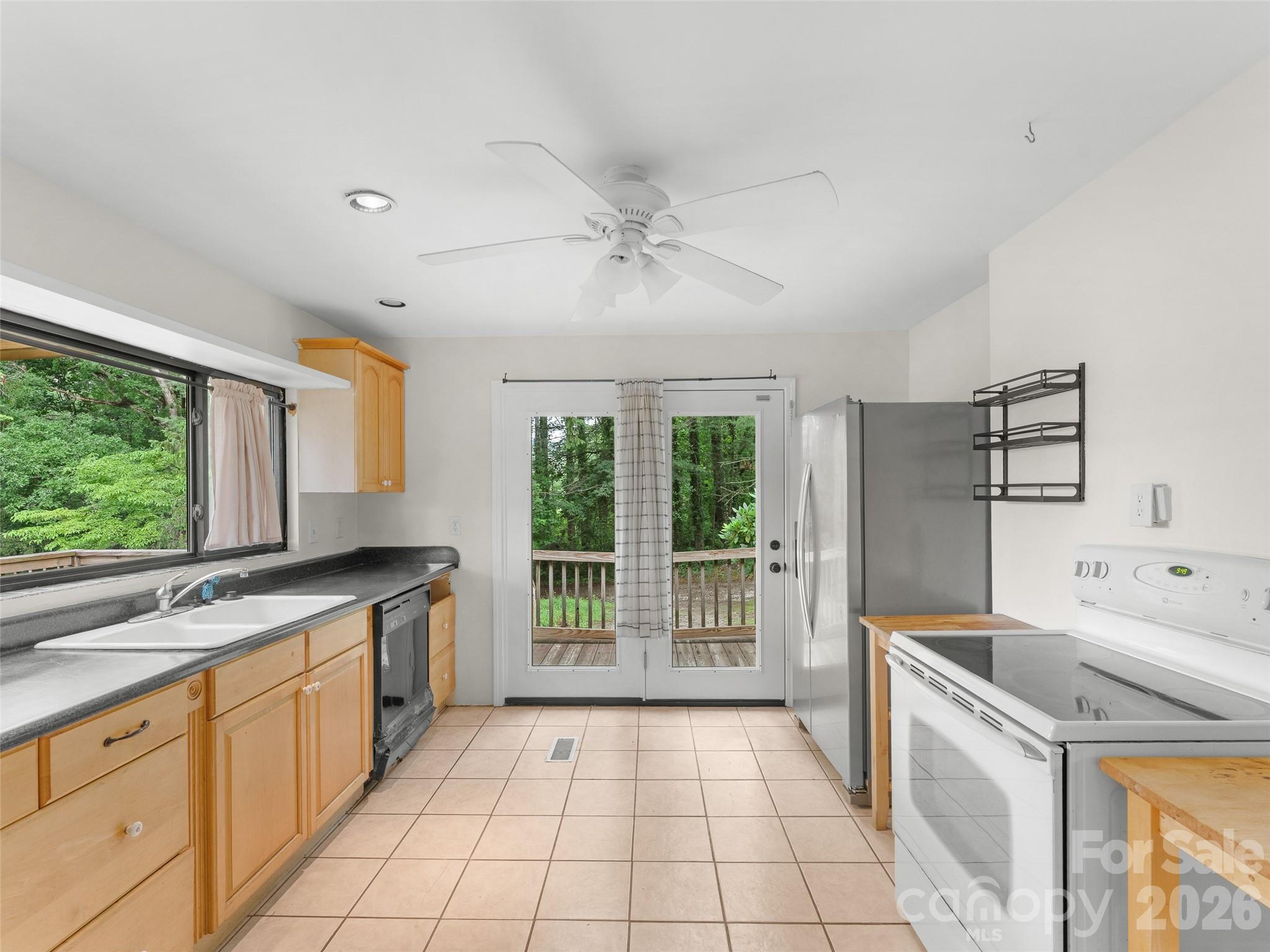 1705 Willow Road Hendersonville, NC 28739 - Photo 14 of 30