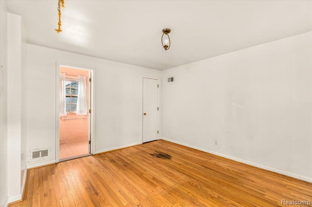 125 Stephens Road Grosse Pointe Farms, MI 48236 - Photo 34 of 50