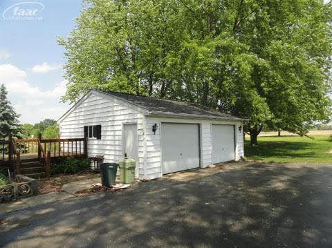 7077 East Pierson Road Davison, MI 48423 - Photo 2 of 9 20132312-1.JPG