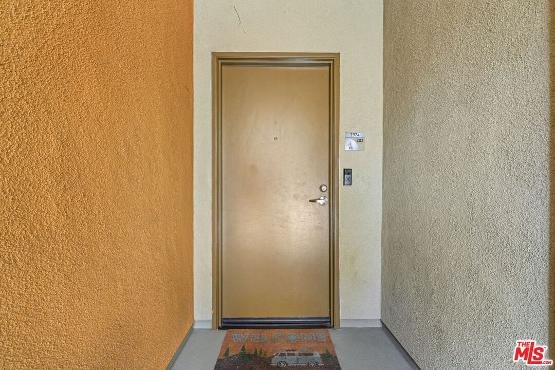 2974 Ripple Place, Unit 202 Los Angeles, CA 90039 - Photo 3 of 32 Gallery Image 3