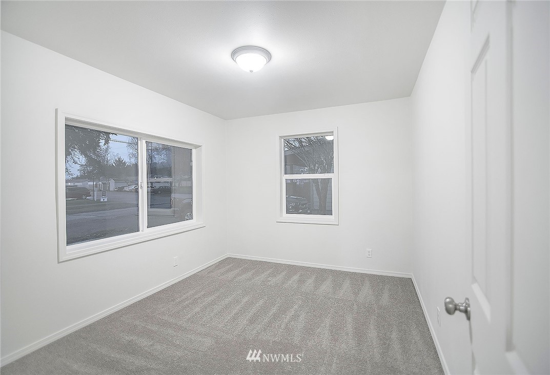 353 Southwest 3rd Street Chehalis, WA 98532 - Photo 8 of 12 Gallery Image 8