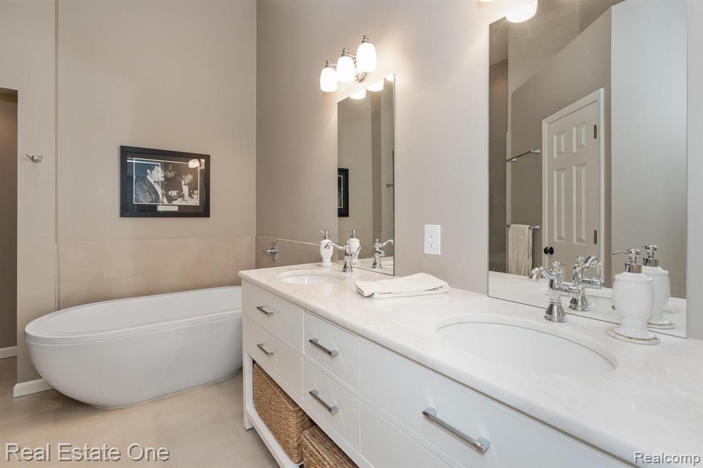 1214 Valley Circle, Unit 9 Rochester Hills, MI 48309 - Photo 20 of 29