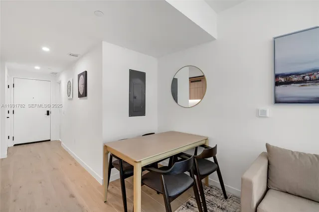 $5,500 | 225 North Miami Avenue, Unit 1012, Miami, FL 33128