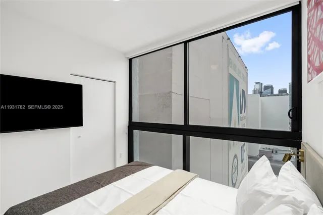 $5,500 | 225 North Miami Avenue, Unit 1012, Miami, FL 33128