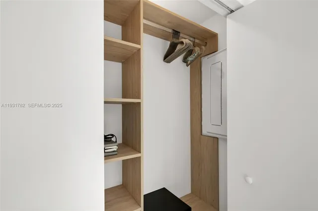 $5,500 | 225 North Miami Avenue, Unit 1012, Miami, FL 33128