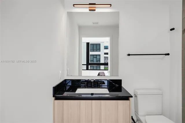 $5,500 | 225 North Miami Avenue, Unit 1012, Miami, FL 33128