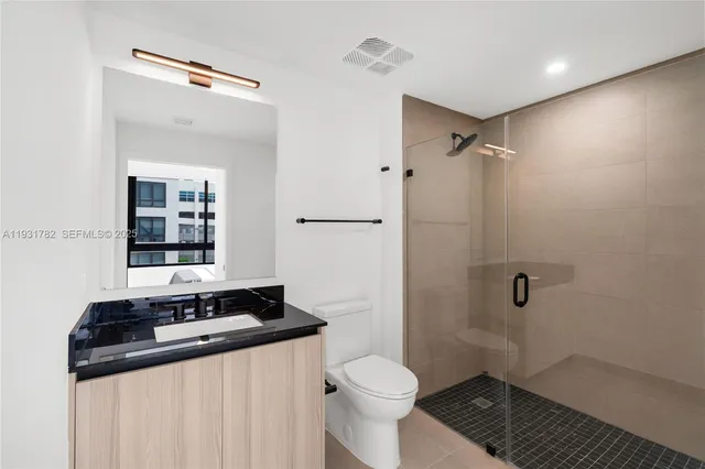 $5,500 | 225 North Miami Avenue, Unit 1012, Miami, FL 33128