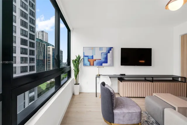 $5,500 | 225 North Miami Avenue, Unit 1012, Miami, FL 33128