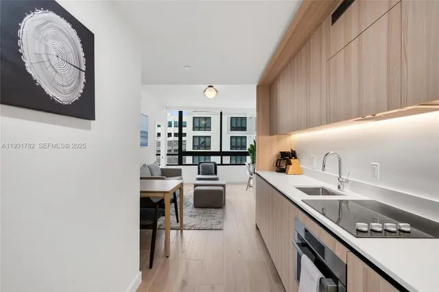 $5,500 | 225 North Miami Avenue, Unit 1012, Miami, FL 33128