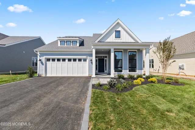 $900,000 | 38 Sofia Drive, Manalapan, NJ 07726