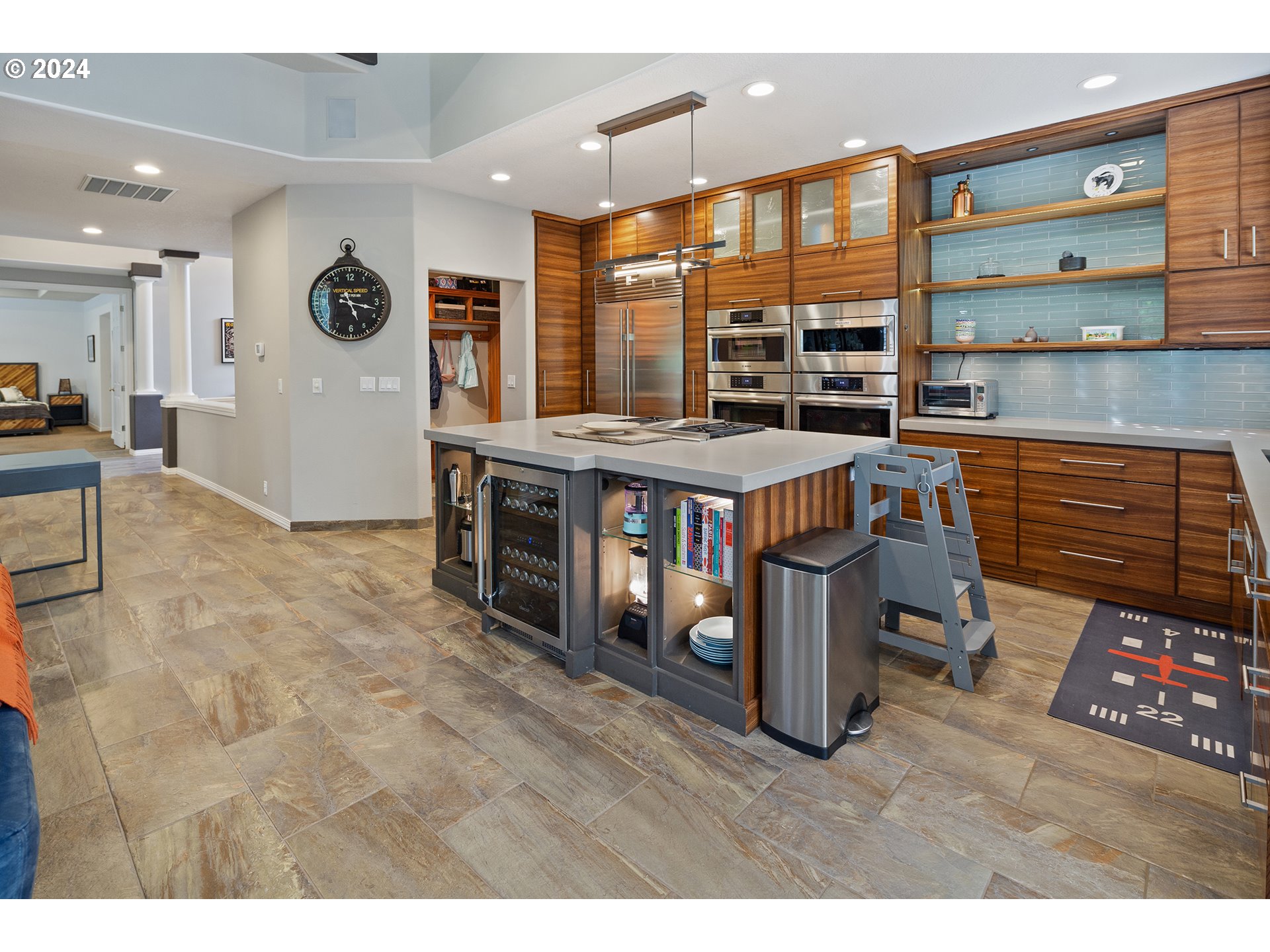 13867 Southwest Benchview Terrace Portland, OR 97223 - Photo 12 of 48