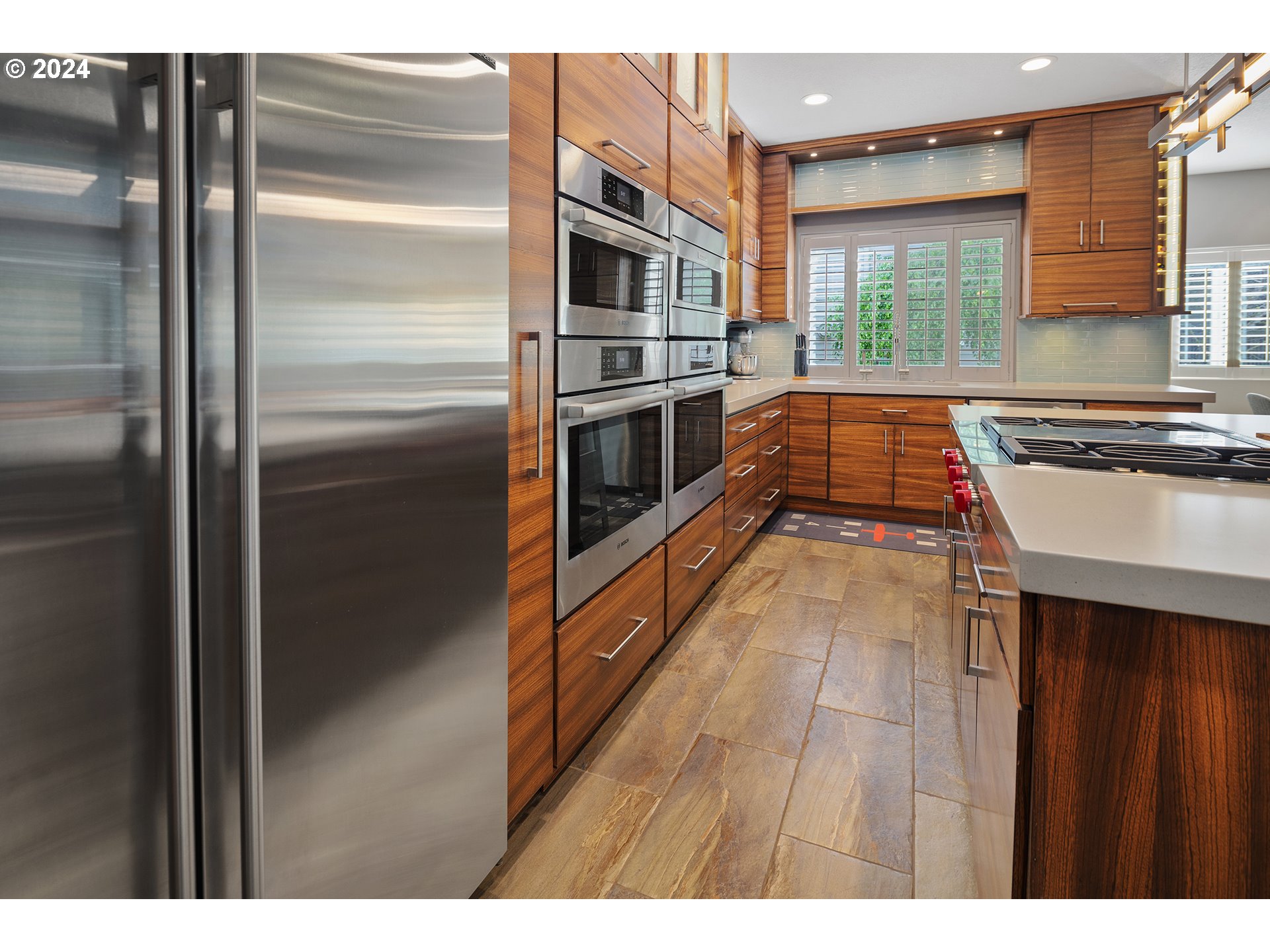 13867 Southwest Benchview Terrace Portland, OR 97223 - Photo 14 of 48