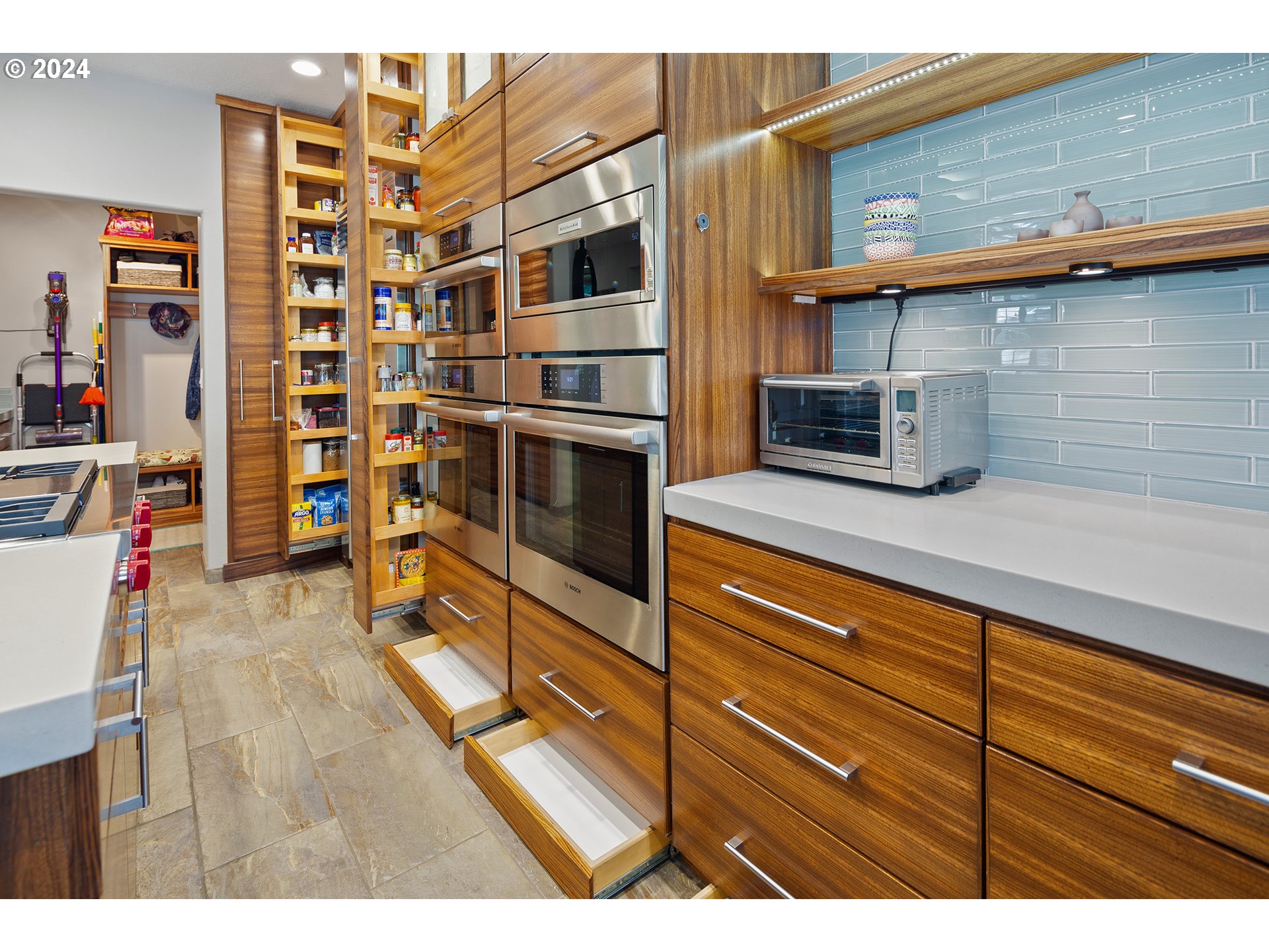 13867 Southwest Benchview Terrace Portland, OR 97223 - Photo 16 of 48