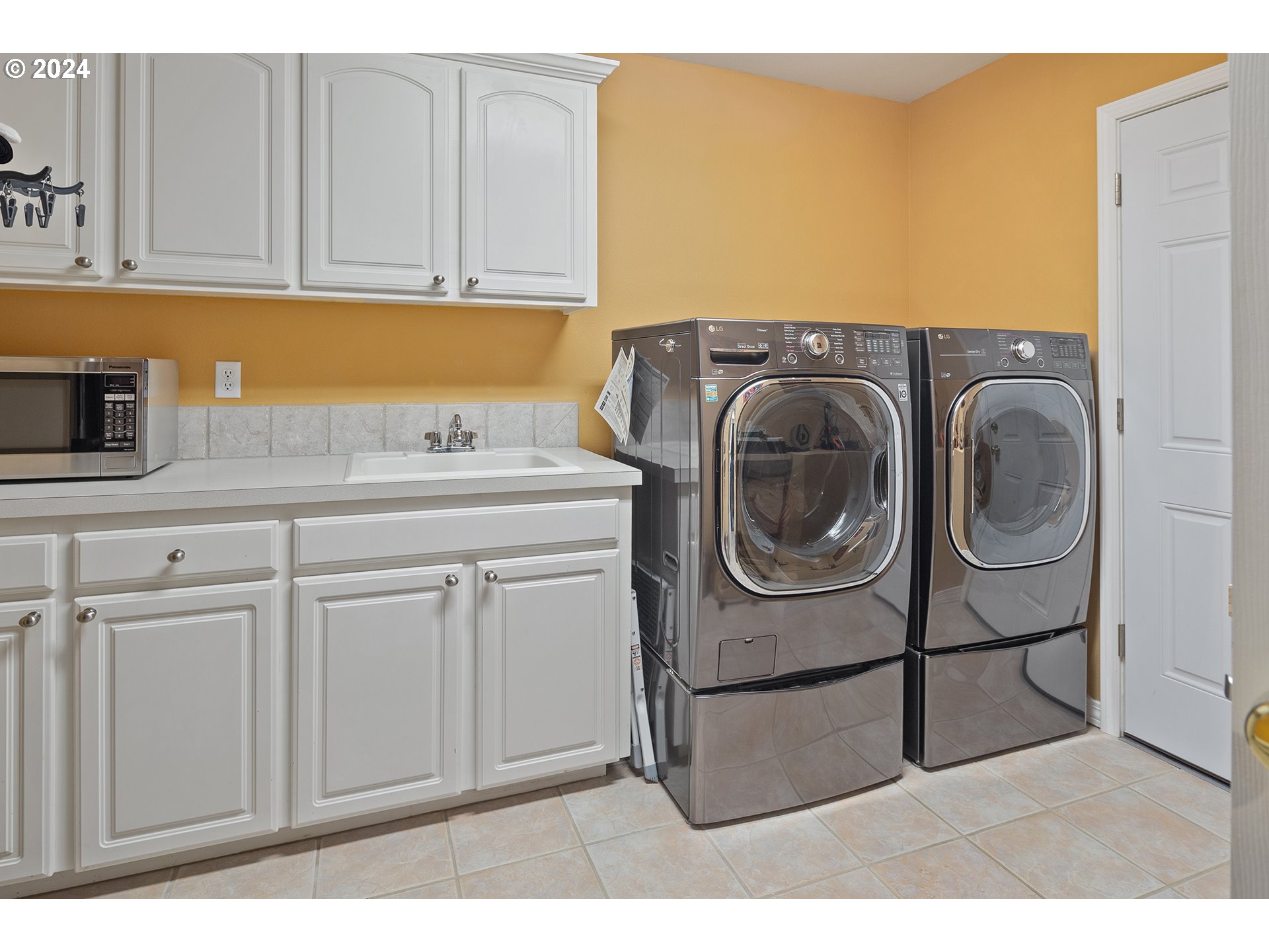 13867 Southwest Benchview Terrace Portland, OR 97223 - Photo 46 of 48