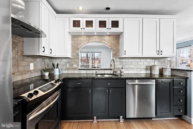 $594,000 | 15461 Golf Club Drive, Dumfries, VA 22025