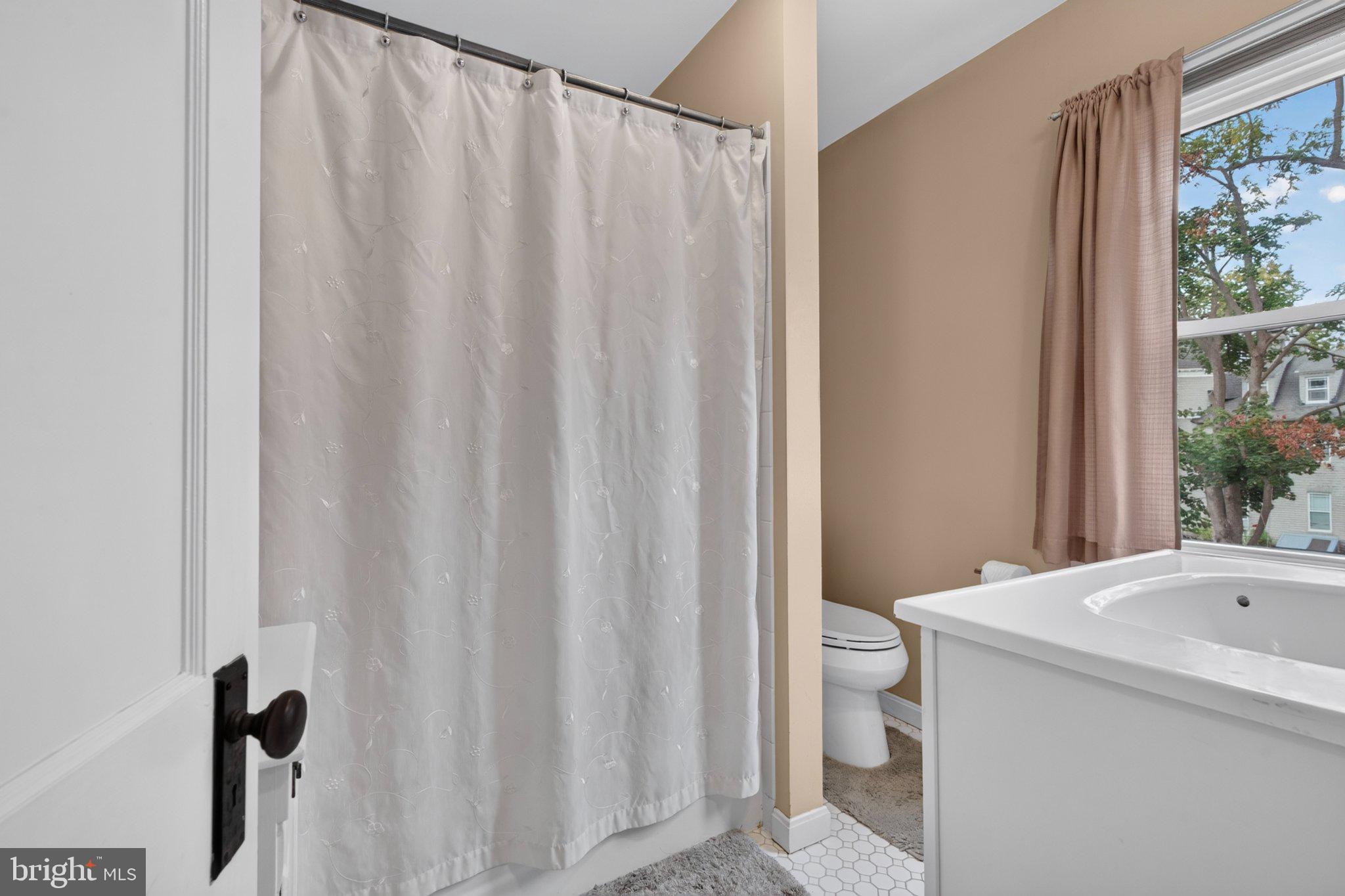 4420 Ridge Avenue Halethorpe, MD 21227 - Photo 29 of 42 Upper level full bath
