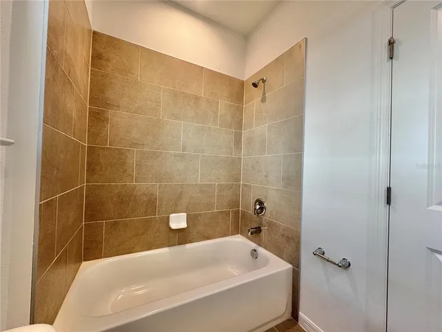 $2,195 | 301 Platform Lane, DeBary, FL 32713