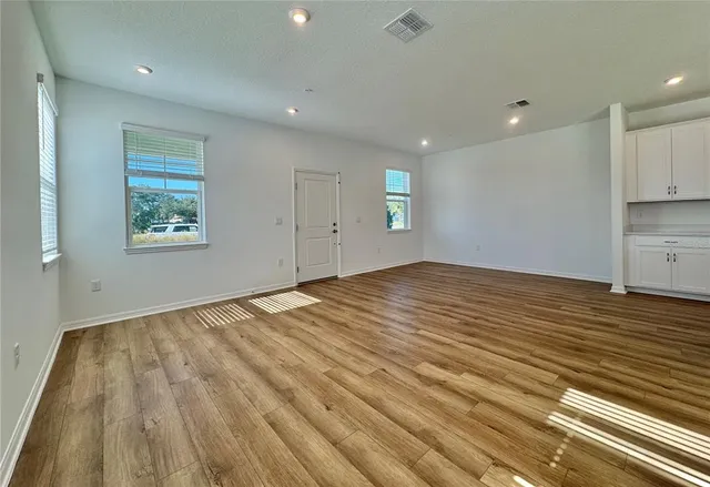 $2,195 | 301 Platform Lane, DeBary, FL 32713