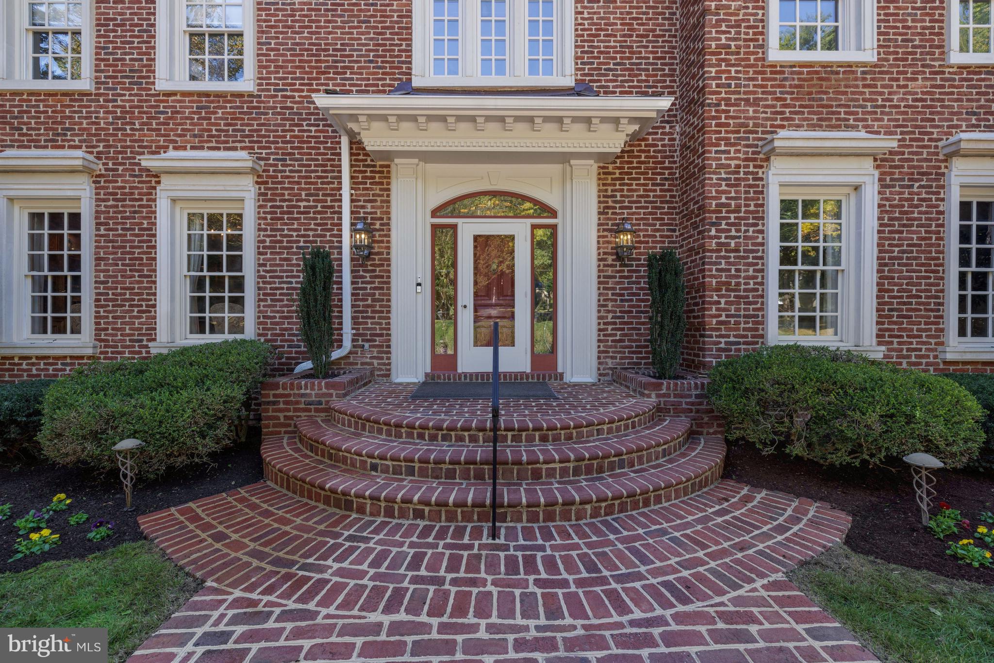 8801 Belmart Road Potomac, MD 20854 - Photo 5 of 15 Tour Photo