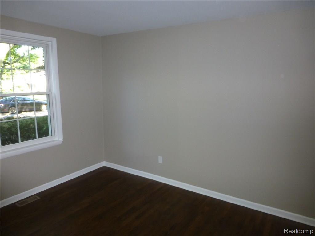 5895 Raven Road Bloomfield Hills, MI 48301 - Photo 22 of 43 P1060706.JPG