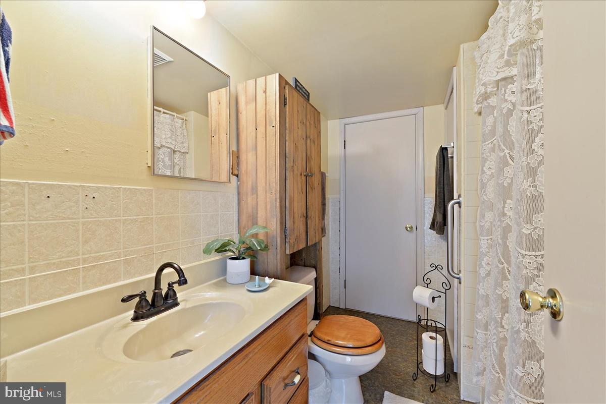 588 Smokestown Road Denver, PA 17517 - Photo 20 of 30 Full Bath