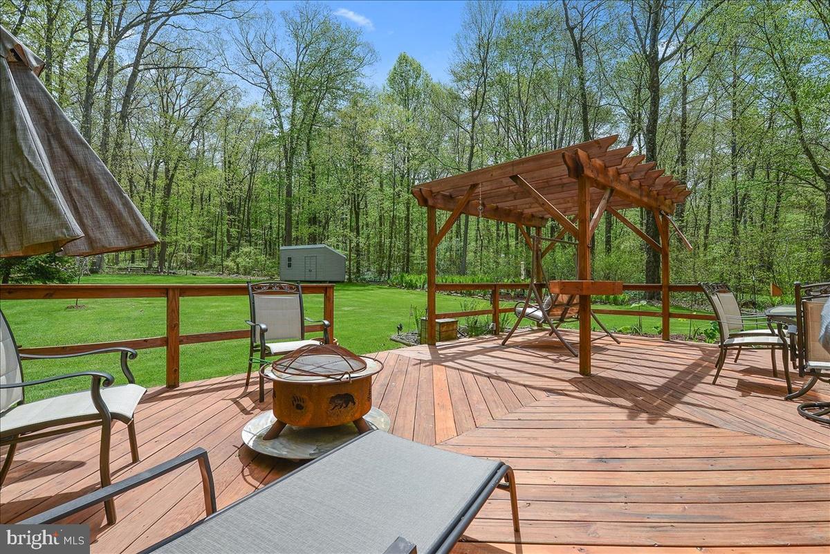 588 Smokestown Road Denver, PA 17517 - Photo 21 of 30 Deck