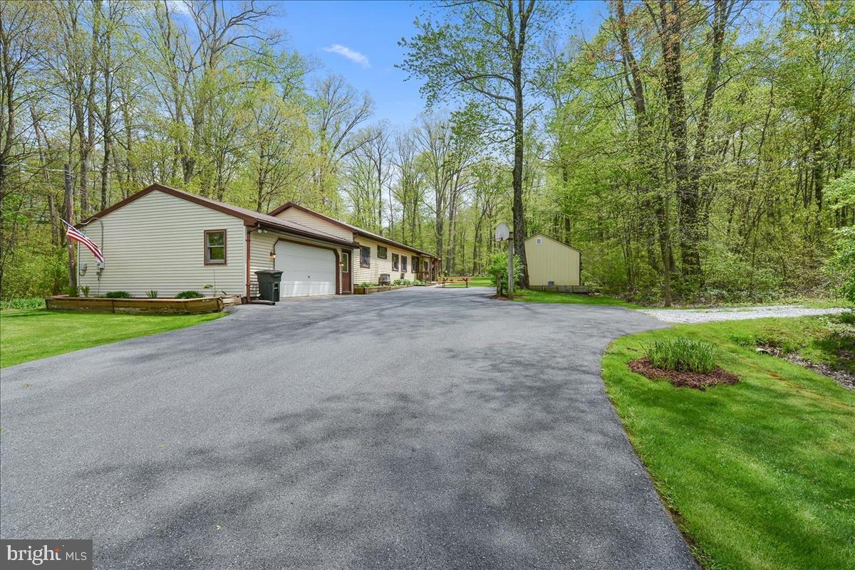 588 Smokestown Road Denver, PA 17517 - Photo 23 of 30 Driveway
