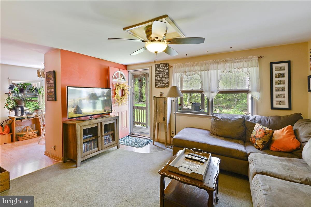 588 Smokestown Road Denver, PA 17517 - Photo 5 of 30 Living Room