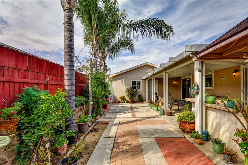 802 Roadrunner Way Perris, CA 92570 - Photo 24 of 28